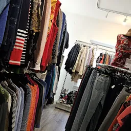 Bezoeker foto van Kringloopwinkel Terre des Hommes winkel Hilversum in Hilversum