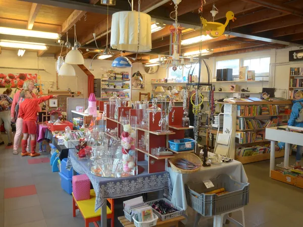 Kringloopwinkel Kringloopwinkel Terre des Hommes winkel Pijnacker in Pijnacker