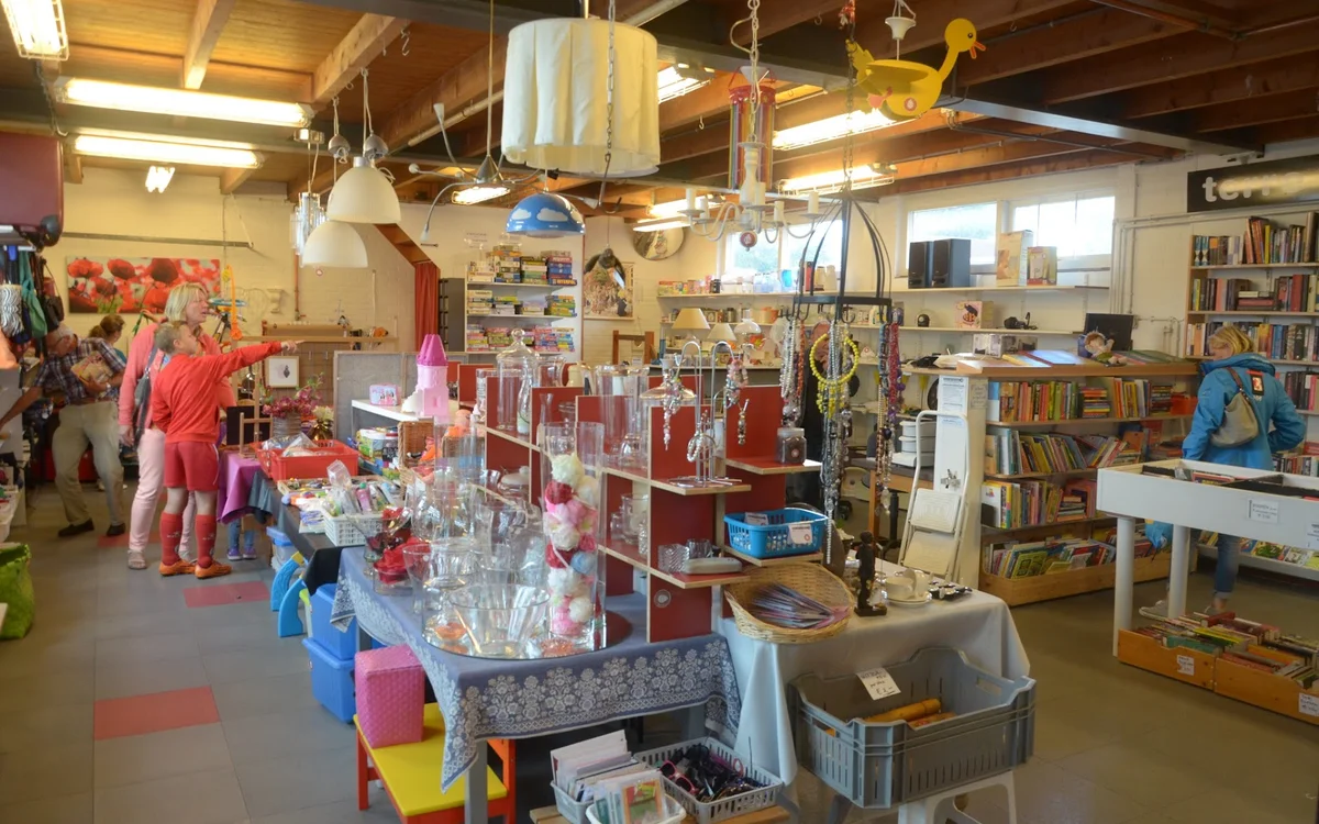 Kringloopwinkel Kringloopwinkel Terre des Hommes winkel Pijnacker in Pijnacker