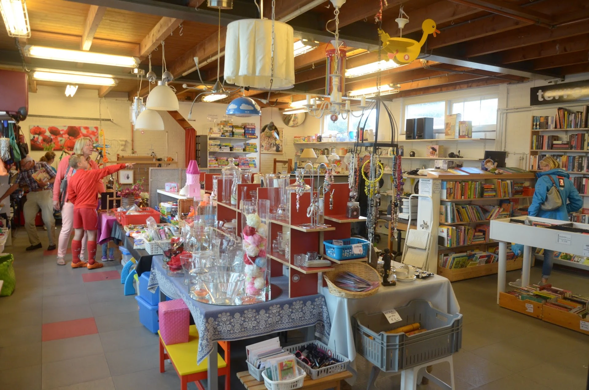 Kringloopwinkel Kringloopwinkel Terre des Hommes winkel Pijnacker in Pijnacker