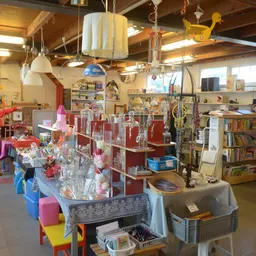 Kringloopwinkel Kringloopwinkel Terre des Hommes winkel Pijnacker in Pijnacker