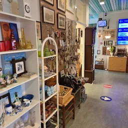 Bezoeker foto van Kringloopwinkel The Golden Oldies Shop in Leeuwarden