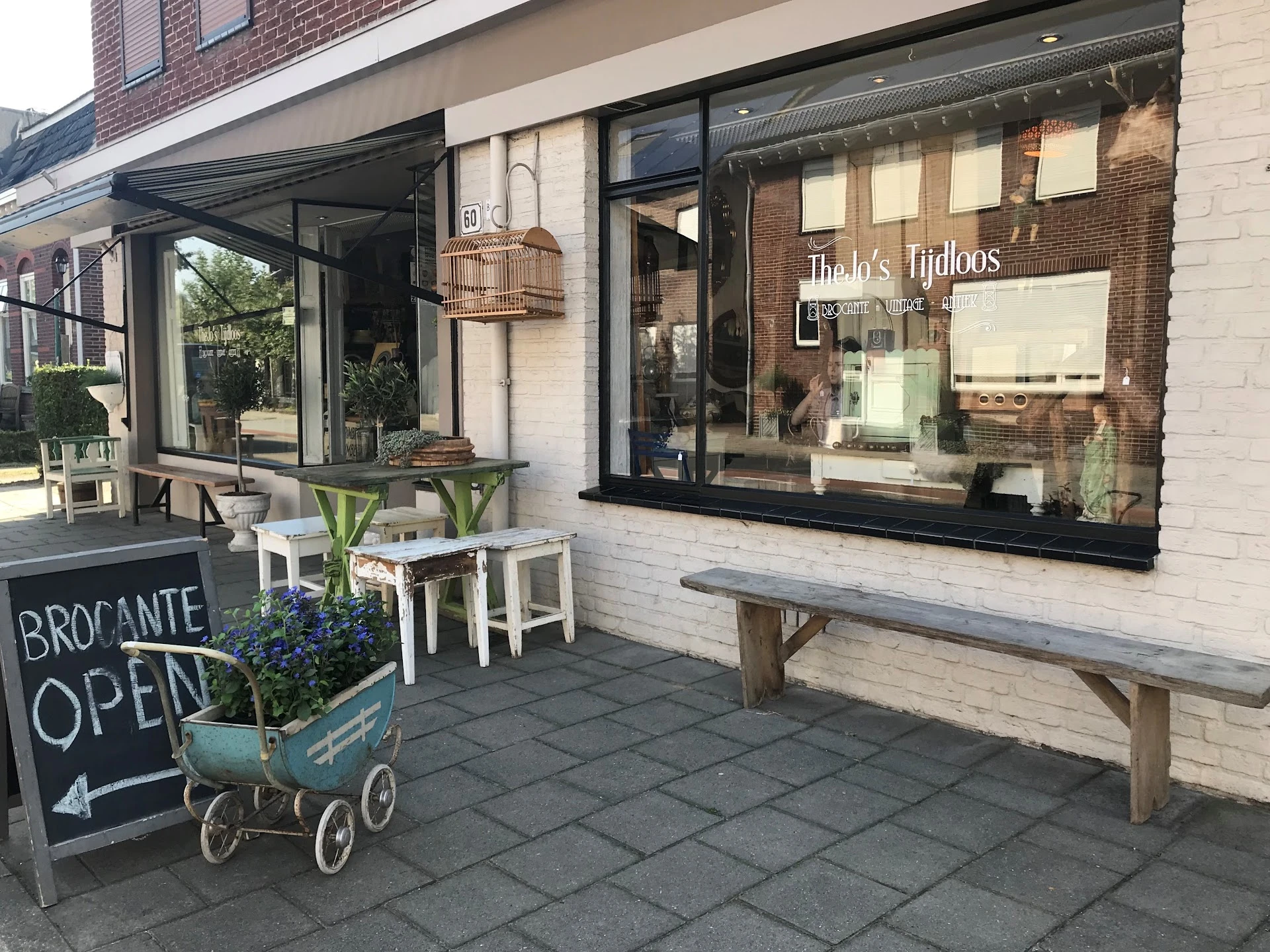 Kringloopwinkel Kringloopwinkel TheJo's Tijdloos in Maasbree