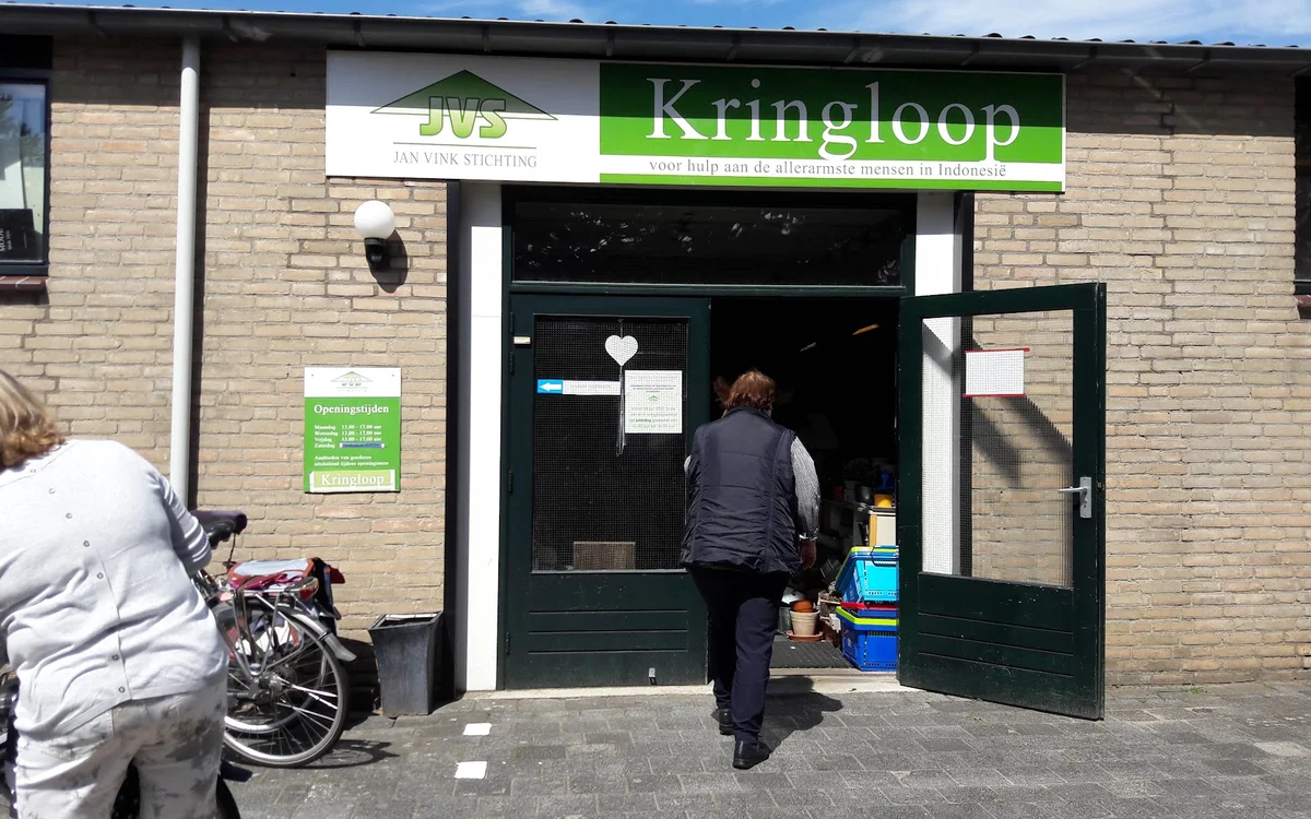 Kringloopwinkel thrift Jan Vink Foundation in Sint-Michielsgestel