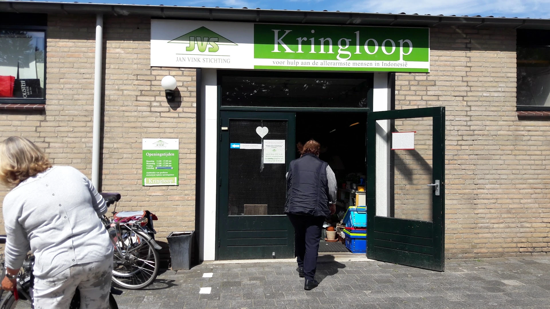 Kringloopwinkel thrift Jan Vink Foundation in Sint-Michielsgestel