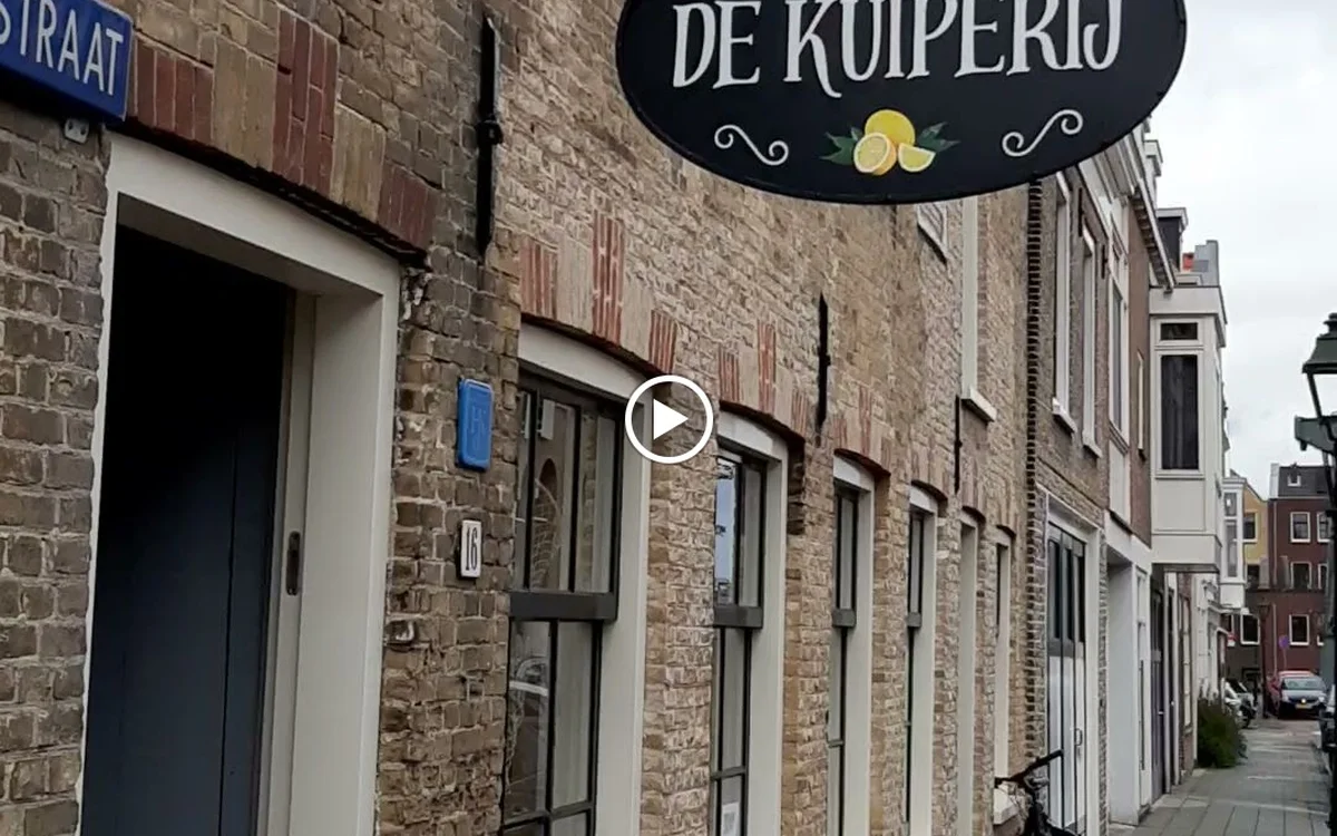Kringloopwinkel Tpakhuis vintage spullen in Maassluis