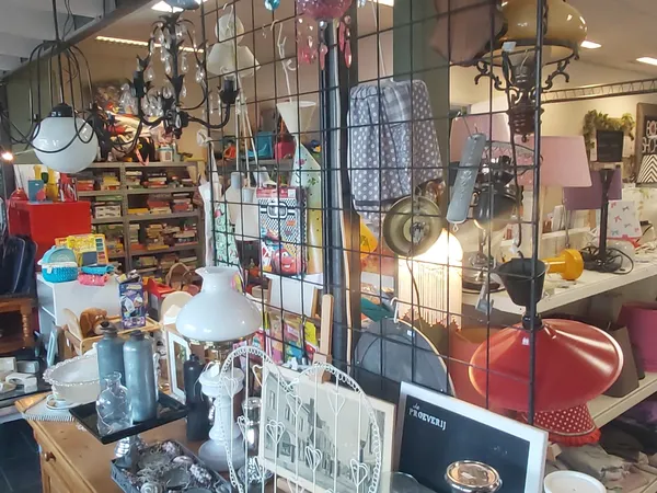 Kringloopwinkel in Molenaarsgraaf