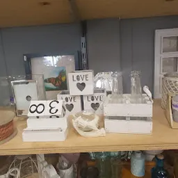 Bezoeker foto van Kringloopwinkel Tweede Kanswinkel De Bob Shop in Molenaarsgraaf