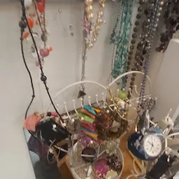 Bezoeker foto van Kringloopwinkel Tweede Kanswinkel De Bob Shop in Molenaarsgraaf