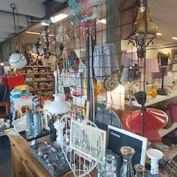 Bezoeker foto van Kringloopwinkel Tweede Kanswinkel De Bob Shop in Molenaarsgraaf