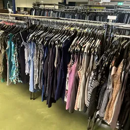 Bezoeker foto van Kringloopwinkel Twiddus in Waalwijk