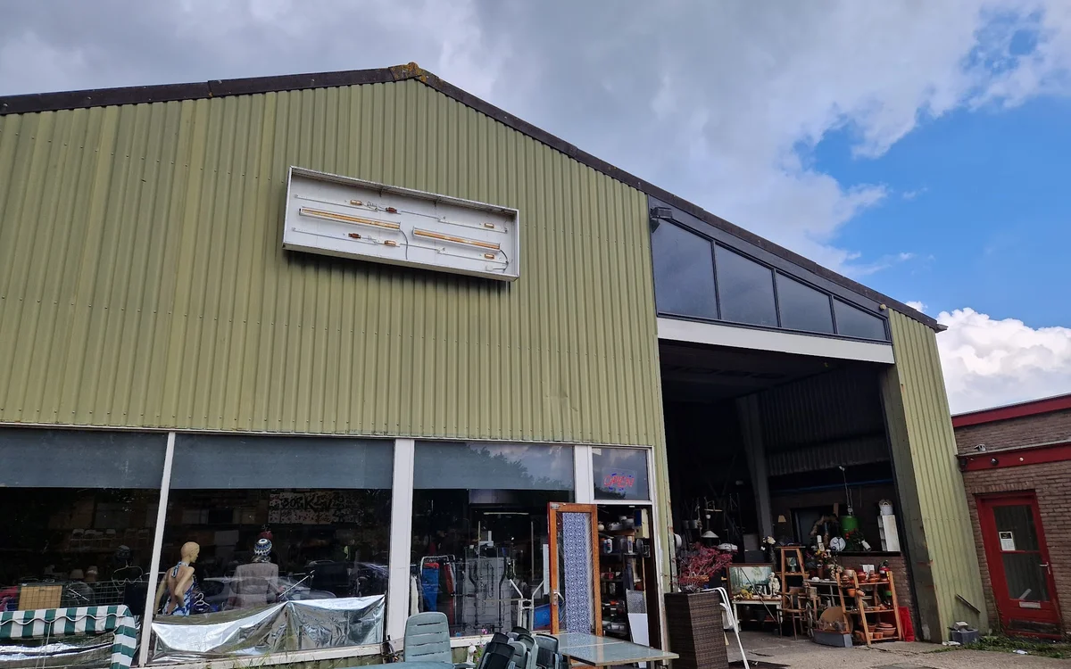 Kringloopwinkel Kringloopwinkel Ut Strúnhûs in Stiens