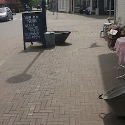 Bezoeker foto van Kringloopwinkel Van m'n Tante Hoogwoud in Hoogwoud