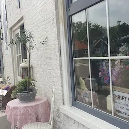 Bezoeker foto van Kringloopwinkel Van m'n Tante Hoogwoud in Hoogwoud