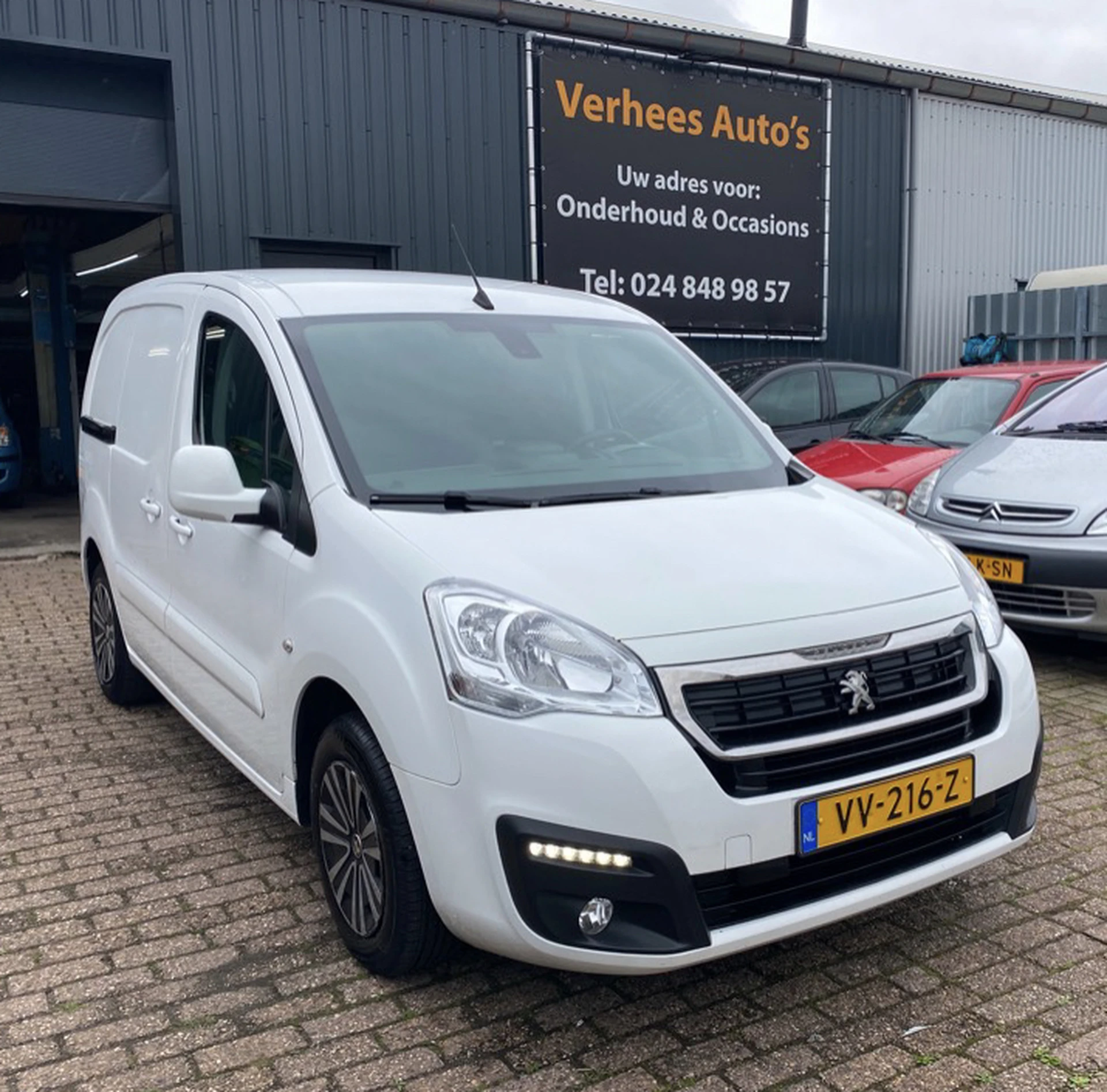 Kringloopwinkel Verhees auto’s in Weurt