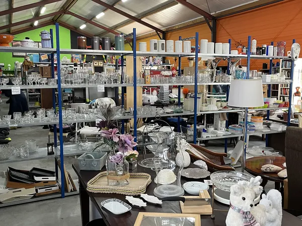 Kringloopwinkel Kringloopwinkel Verkoopplaats Zwartewaterland Bv in Genemuiden