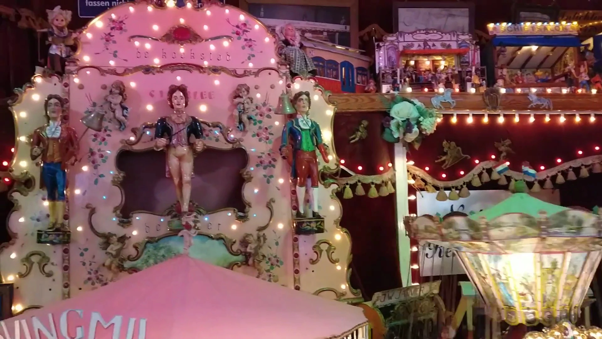 Kringloopwinkel Vincent Kledingmagazijn in Haarlem met tweedehands meubels en kleding