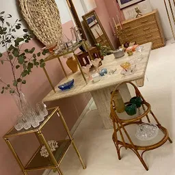 Bezoeker foto van Kringloopwinkel Vintage Pareltjes in Amsterdam