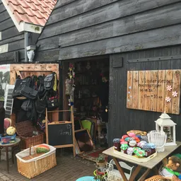 Kringloopwinkel Kringloopwinkel De Vlindervleugel in Colijnsplaat