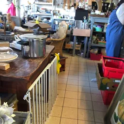 Bezoeker foto van Kringloopwinkel Vonnie's Winkelke in Echt