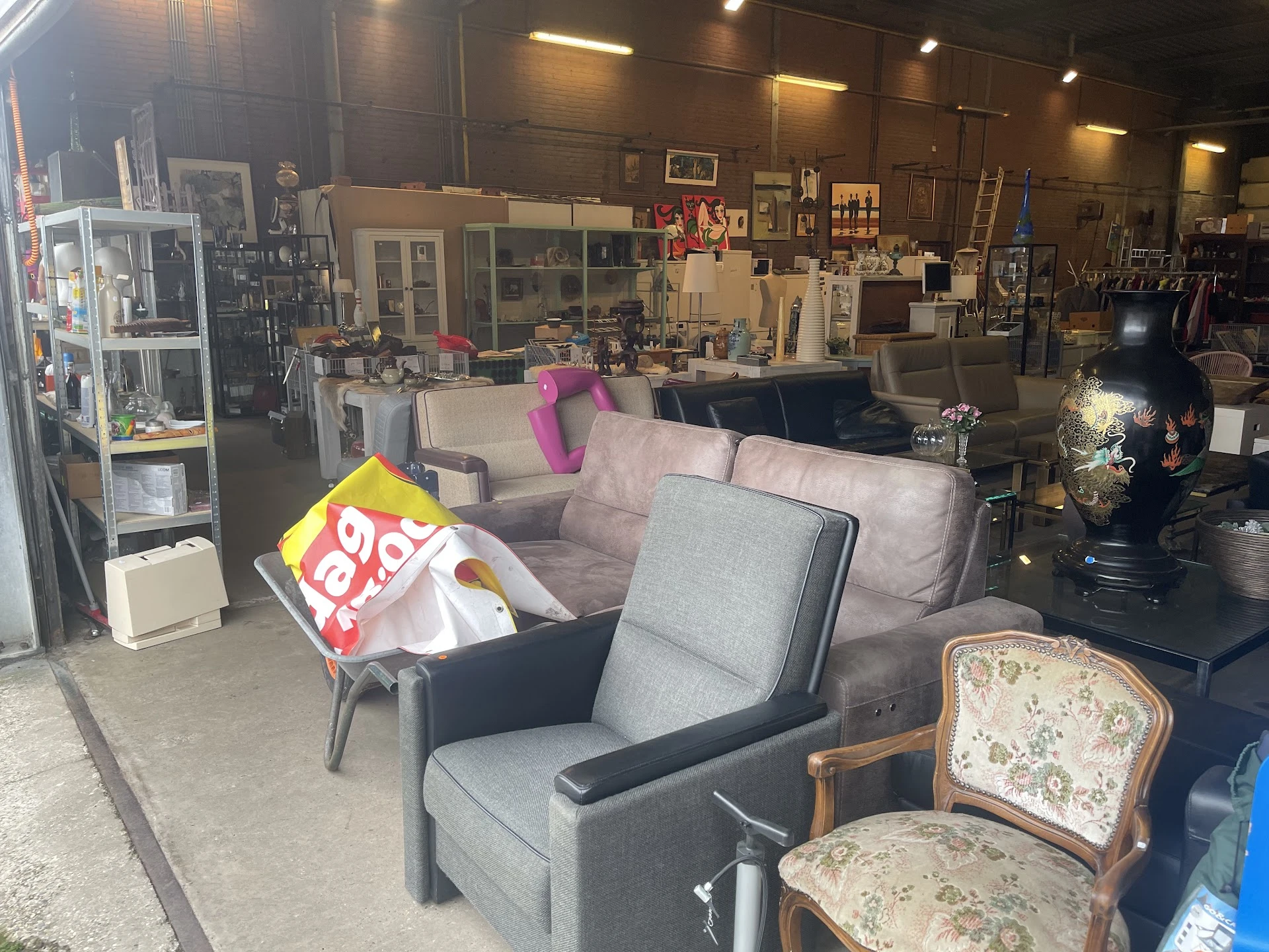 Kringloopwinkel Kringloopwinkel Walther woninginrichting in Delft