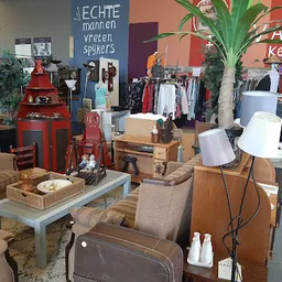 Bezoeker foto van Warenhuis De Kringloop in Drachten