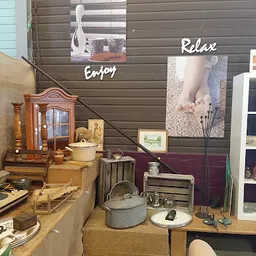 Bezoeker foto van Warenhuis De Kringloop in Drachten