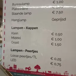Prijslijst met lampen en kapjes in het Nederlands met euro-bedragen