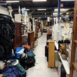 Bezoeker foto van Kringloopwinkel Winkel van Sinkel Koningsweg in Groningen Stad