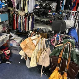 Bezoeker foto van Kringloopwinkel Winkel van Sinkel Koningsweg in Groningen Stad
