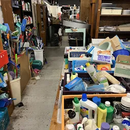 Bezoeker foto van Kringloopwinkel Winkel van Sinkel Koningsweg in Groningen Stad