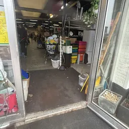 Bezoeker foto van Kringloopwinkel Winkel van Sinkel Koningsweg in Groningen Stad