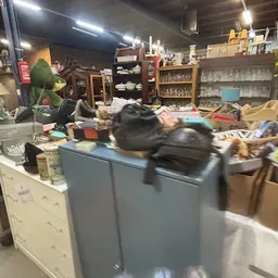 Bezoeker foto van Kringloopwinkel Winkel van Sinkel Koningsweg in Groningen Stad