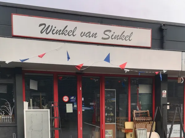 Kringloopwinkel Winkel van Sinkel Koningsweg in Groningen