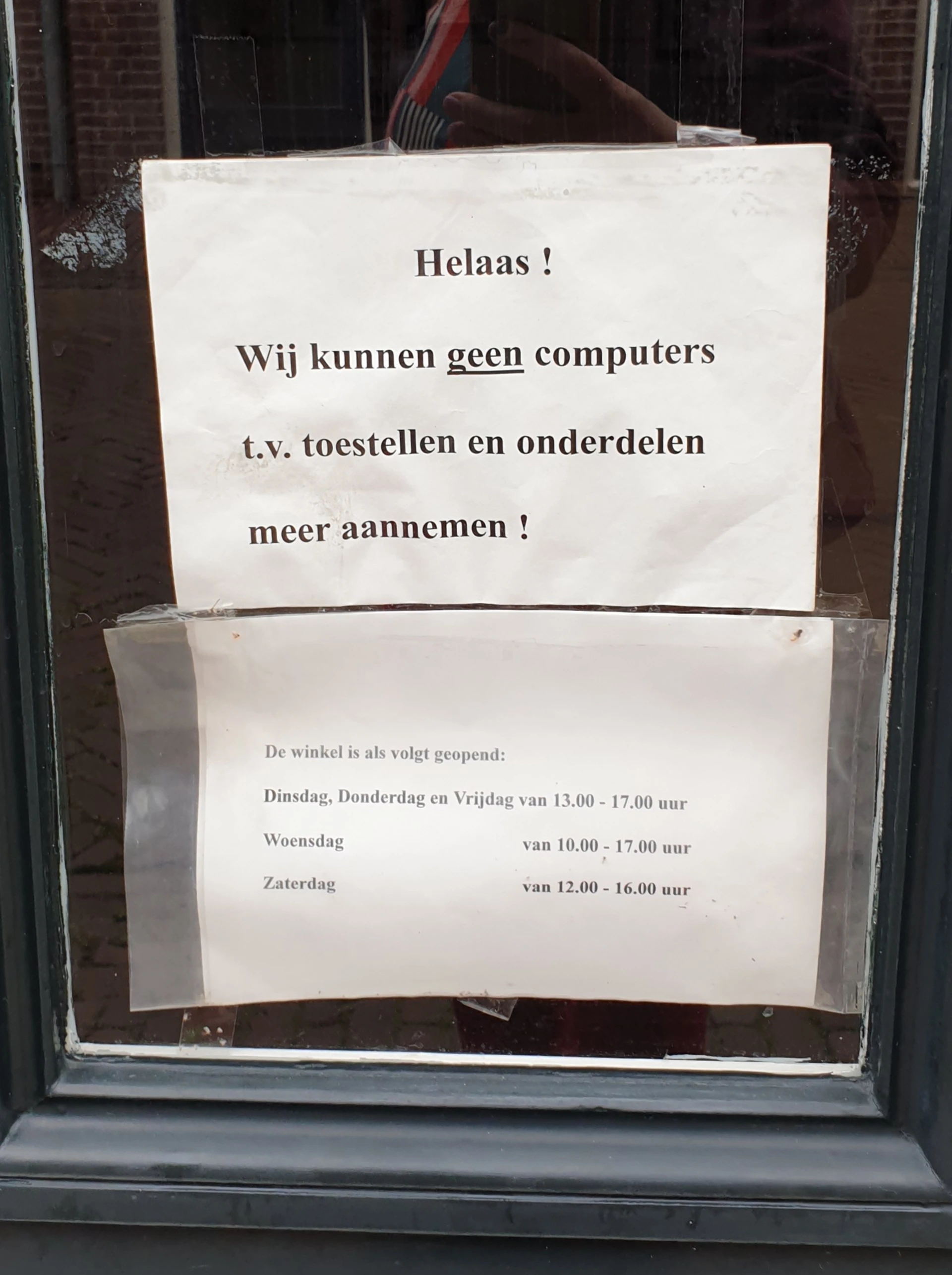 Kringloopwinkel Winkel van Sinkel in Vianen met tweedehands huishoudelijke artikelen, kleding en merkkleding