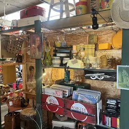 Bezoeker foto van Kringloopwinkel Winkel Vintage2youstore in Leeuwarden