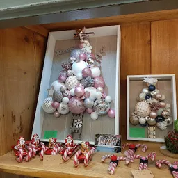 Bezoeker foto van Kringloopwinkel Woonwarenhuis De Springplank in Zoetermeer