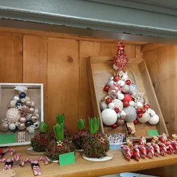 Bezoeker foto van Kringloopwinkel Woonwarenhuis De Springplank in Zoetermeer