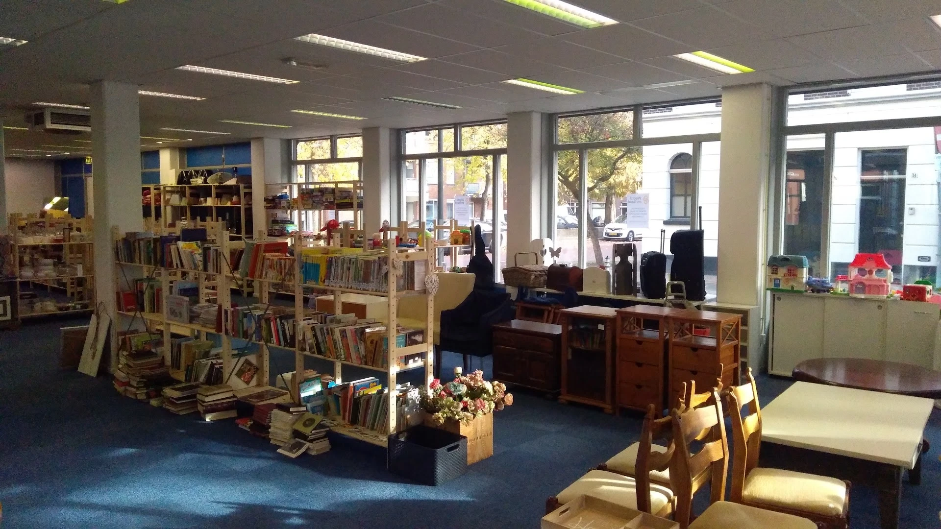 Woord en Daad Kringloopwinkel Gorinchem in Gorinchem met tweedehands boeken, cd's en huis- en inrichting