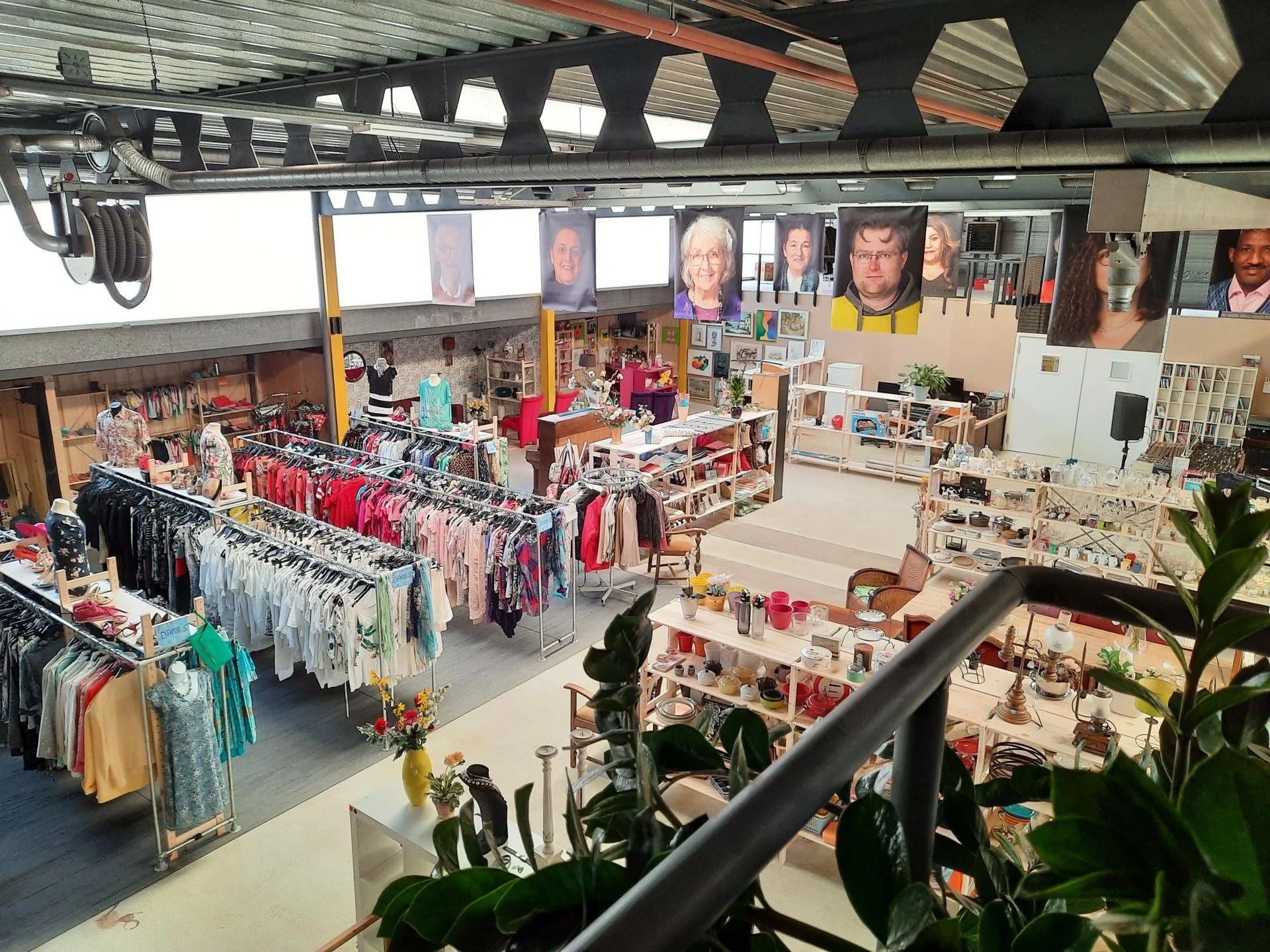Kringloopwinkel Used Products Schalkwijk in Haarlem