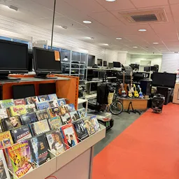 Bezoeker foto van Woord en Daad Kringloopwinkel Haarlem Schalkwijk in Haarlem