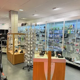 Bezoeker foto van Woord en Daad Kringloopwinkel Haarlem Schalkwijk in Haarlem