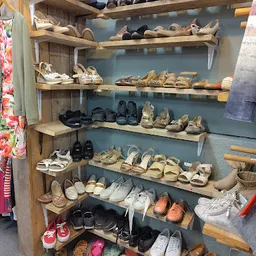 Bezoeker foto van Woord en Daad Kringloopwinkel "het lokaal" in Putten