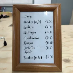 Bezoeker foto van Woord en Daad Kringloopwinkel "het lokaal" in Putten