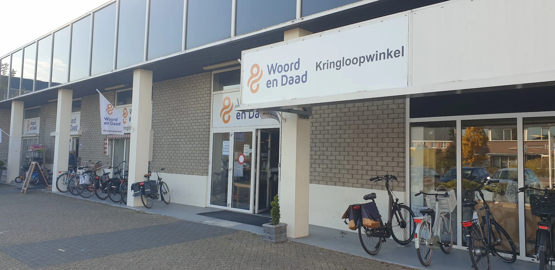 Kringloopwinkel Woord en daad Kringloopwinkel in Waddinxveen