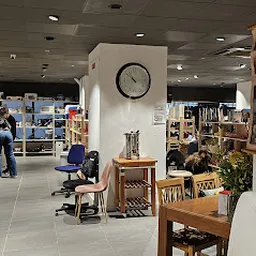 Bezoeker foto van Kringloopwinkel Woord en Daad Winkel Houten in Houten