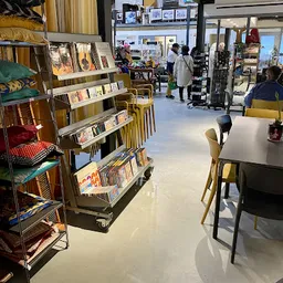 Bezoeker foto van Kringloopwinkel Www.deneinder.nl in Sint-Oedenrode