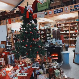 Bezoeker foto van Kringloopwinkel Zaak P J H Woddema Handelsonderneming De in Ulrum