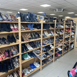 Bezoeker foto van Kringloopwinkel Zolder023 in Haarlem