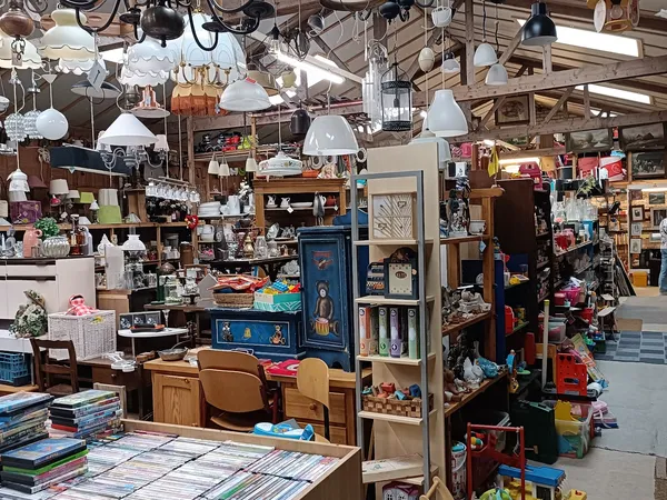 Kringloopwinkel Kringloopwinkel Zusseschuur in Zeeland